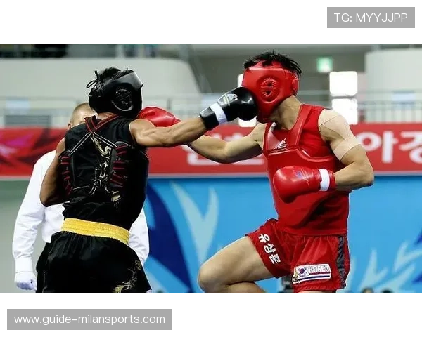 左摆拳命中下巴瞬间倒地